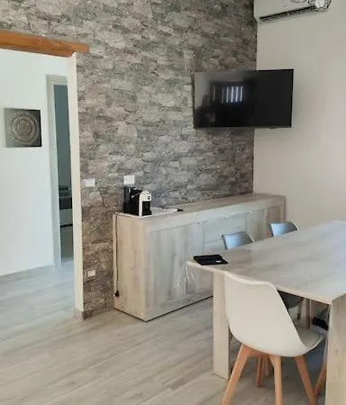 아파트 Vacanze Al Mare 로초라이